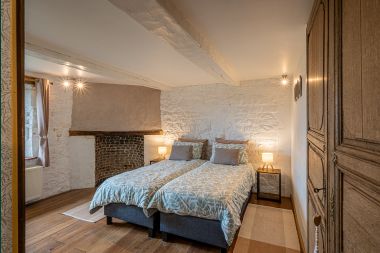 Charming farmhouse in Froidchapelle with 2 bedrooms and private garden