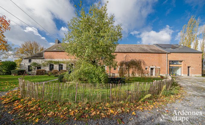 Charming farmhouse in Froidchapelle with 2 bedrooms and private garden