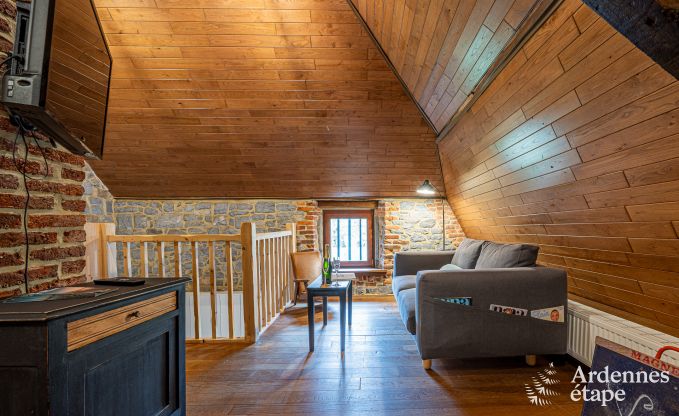 Charming farmhouse in Froidchapelle with 2 bedrooms and private garden