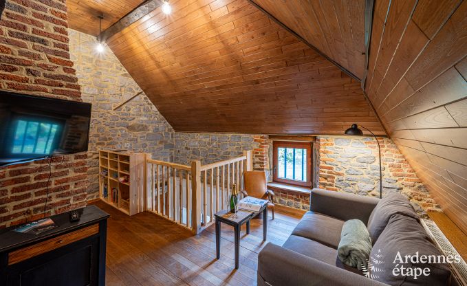 Charming farmhouse in Froidchapelle with 2 bedrooms and private garden