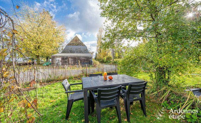 Authentic farmhouse with 3 bedrooms and private garden in a nature park between Sambre and Meuse