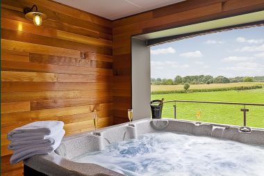 Luxury holiday home in Froidthier for 10 guests with swimming pool, wellness and 5 bedrooms near Aubel