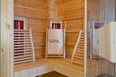 Luxury holiday home in Froidthier for 10 guests with swimming pool, wellness and 5 bedrooms near Aubel