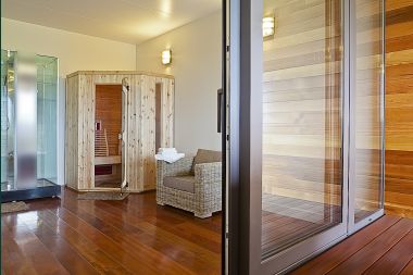 Luxury holiday home in Froidthier for 10 guests with swimming pool, wellness and 5 bedrooms near Aubel