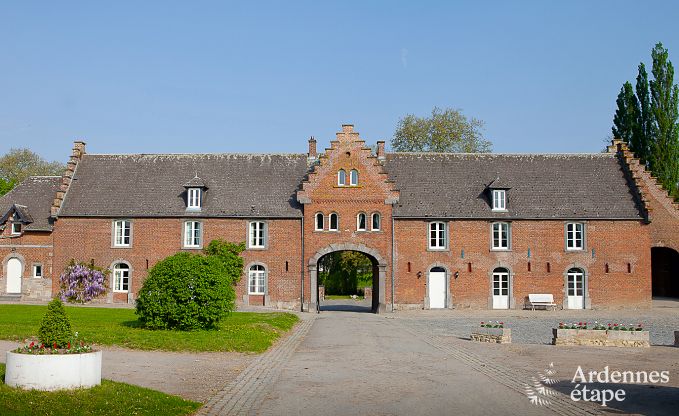 Farm holiday in a rental château with wellness for 18 pers. in Gembloux