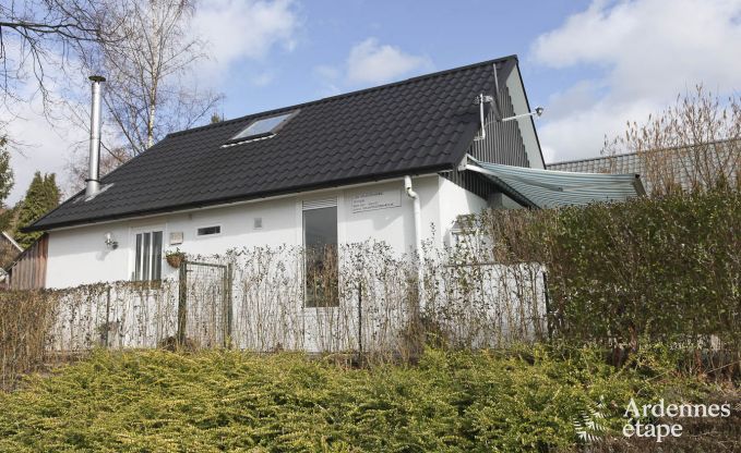 Family holiday in a 3-star cottage for 9 persons in Gemmenich