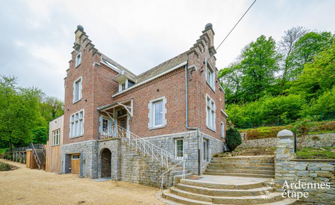 Castle in Gesves for 15 persons in the Ardennes