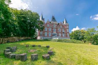 Castle in Gesves for 40 persons in the Ardennes