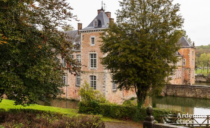 Holiday house for 6 on the property of a castle in the Ardennes