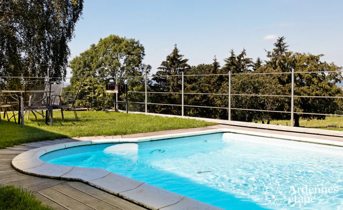 Holiday home with swimming pool for 12 persons in Gouvy