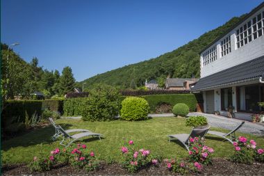 Holiday cottage in Hamoir for 9 persons in the Ardennes