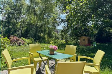 Spacious holiday home for 14 people with 5 bedrooms, 4 bathrooms and large private garden in Hamoir, Ardennes