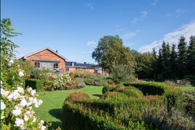 Spacious holiday home for 12 people with swimming pool and private garden in Hamois, Ardennes