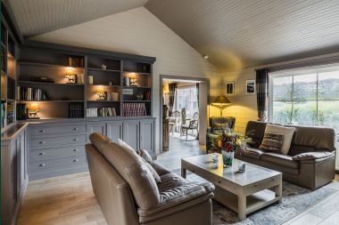 Luxury holiday home in Hamois for 8 people with swimming pool and private garden in the Ardennes