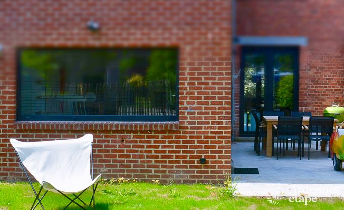 Spacious holiday home in Han-sur-Lesse for 8 people with 4 bedrooms, private garden and terrace