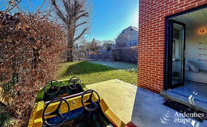 Spacious holiday home in Han-sur-Lesse for 8 people with 4 bedrooms, private garden and terrace