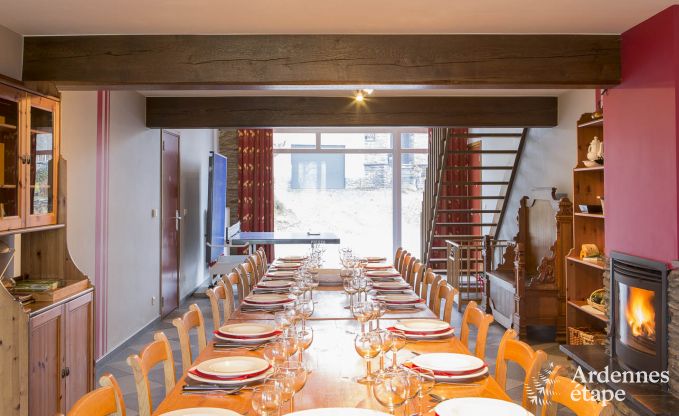 Renovated farmhouse for groups of 20 people in Houffalize