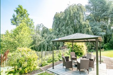 Luxury villa in the heart of Houffalize: holiday home for 24 people with sauna, jacuzzi and game room in the Ardennes