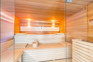 Luxury villa in the heart of Houffalize: holiday home for 24 people with sauna, jacuzzi and game room in the Ardennes