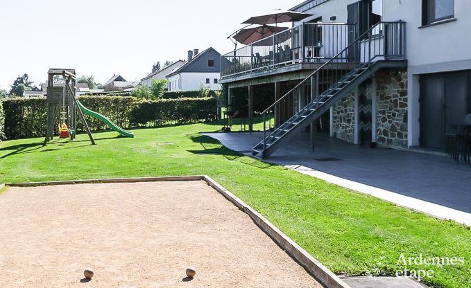 luxury villa in Houffalize: accommodation for 18 people with pool, sauna, and private garden in the Ardennes