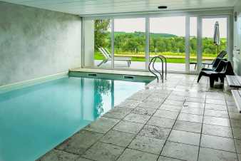 Luxury villa in Houffalize: comfort for 22 pers, pool, sauna, garden in Ardennes