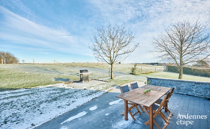 Cosy holiday home in Houyet: absolute calm for 4 people with a view of the Ardenne