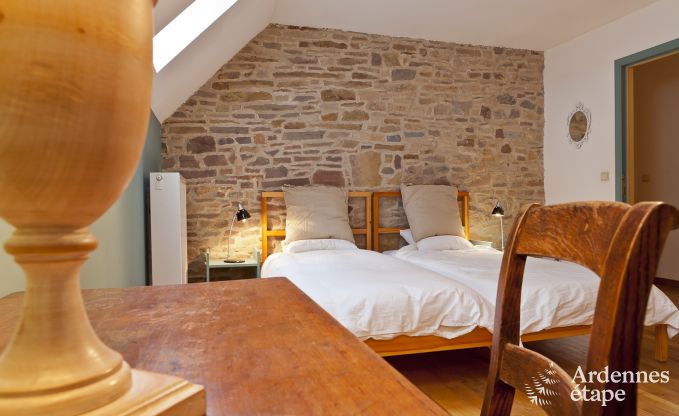 Charming cottage for 17 people in a castle in Huy