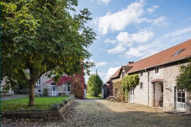 Holiday cottage in Huy for 15 persons in the Ardennes