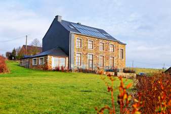 Luxurious holiday home with sauna for 21 people in Huy in the Ardennes