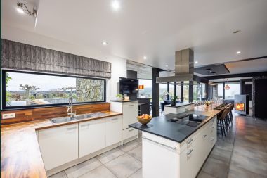 Spacious luxury villa for 14 people in Jalhay, High Fens