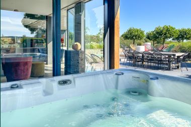 Spacious luxury villa for 14 people in Jalhay, High Fens