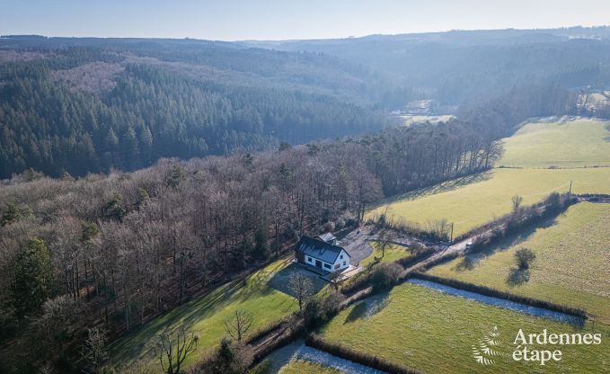 Holiday home in Jalhay: comfort for 8 people, close to Spa and forest edge