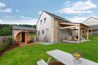 Cosy and modern 4-star holiday cottage with sauna to rent in La Roche
