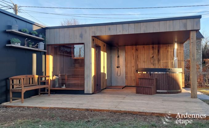 Charming holiday home in La Roche-En-Ardenne for 7 people with wellness, private garden and cycling facilities