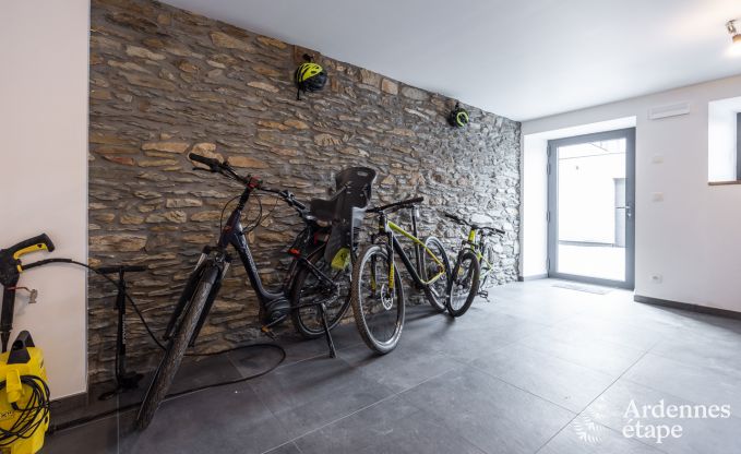 Charming holiday home in La Roche-En-Ardenne for 7 people with wellness, private garden and cycling facilities