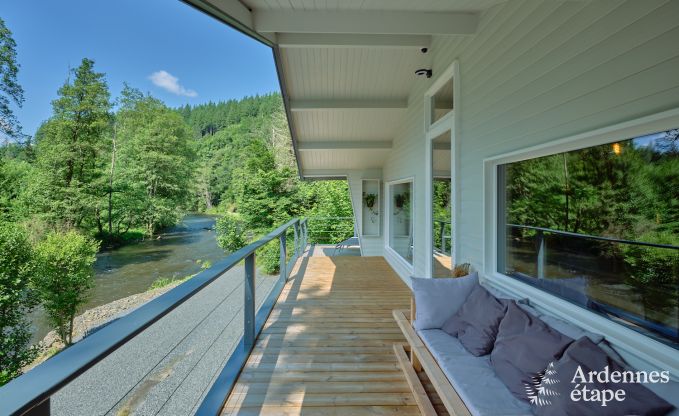 Environmentally friendly chalet in La Roche-en-Ardenne, on the banks of the Ourthe