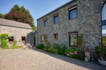 Modern holiday home for 4 in La Roche-en-Ardenne with garden and terrace