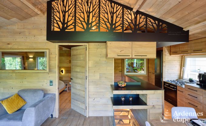 Spacious chalet by the water for 6 people with wood stove, barbecue and private terrace in La Roche-en-Ardenne