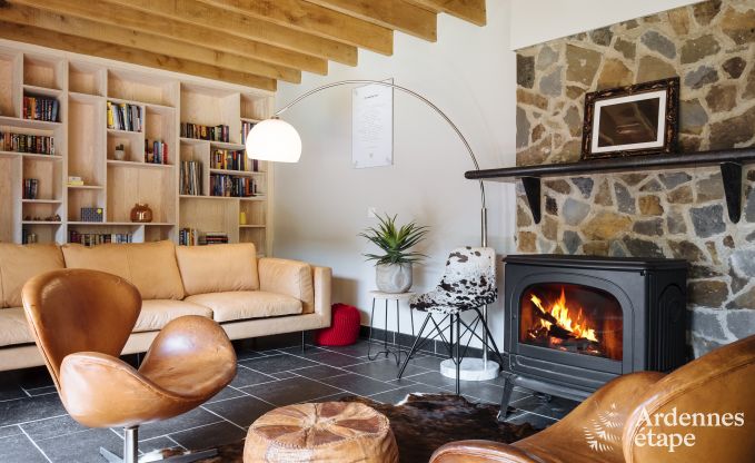 A quiet cottage for nine people set on the edge of the woods near La Roche