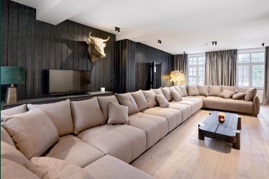 Castle in Libin: elegant accommodation for 40 people with extensive facilities