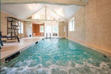 Castle in Libin: elegant accommodation for 40 people with extensive facilities