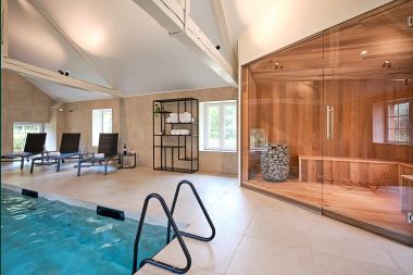 Castle in Libin: elegant accommodation for 40 people with extensive facilities