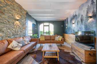 Holiday home Libin, 15 people, private terrace, kitchen, garden, Ardennes, dog-friendly