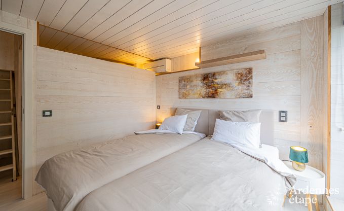 Romantic stay in Lierneux in the Ardennes: Charming holiday home with large jacuzzi, sauna and swimming pool for couples.