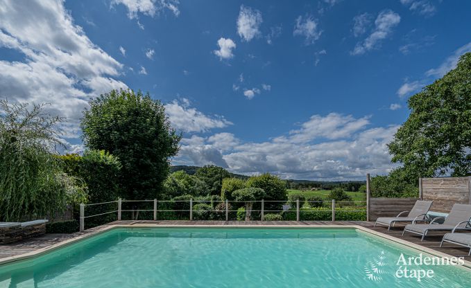 Romantic stay in Lierneux in the Ardennes: Charming holiday home with large jacuzzi, sauna and swimming pool for couples.