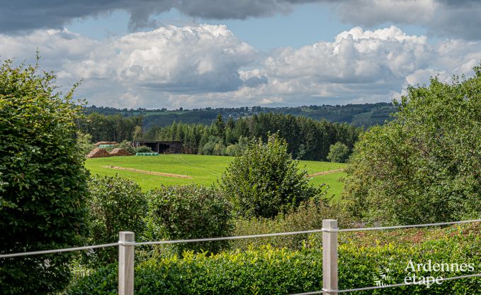 Romantic stay in Lierneux in the Ardennes: Charming holiday home with large jacuzzi, sauna and swimming pool for couples.