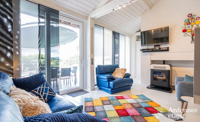 Romantic stay in Lierneux in the Ardennes: Charming holiday home with large jacuzzi, sauna and swimming pool for couples.