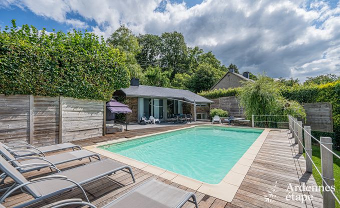 Romantic stay in Lierneux in the Ardennes: Charming holiday home with large jacuzzi, sauna and swimming pool for couples.