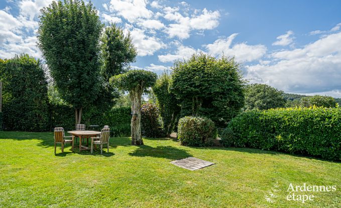 Romantic stay in Lierneux in the Ardennes: Charming holiday home with large jacuzzi, sauna and swimming pool for couples.