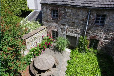 Holiday cottage in Limbourg for 9 persons in the Ardennes